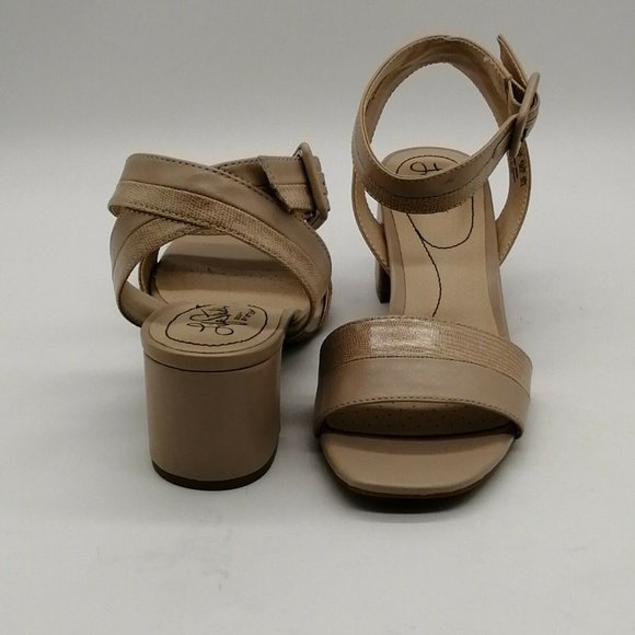 Life Stride Womens Cayana Ankle Strap Sandals Beige Block Heel Buckle 8.5M NEW - Picture 3 of 10